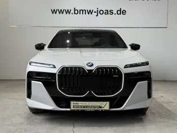 M760e xDrive Lounge Seating Sky Lounge M Perform