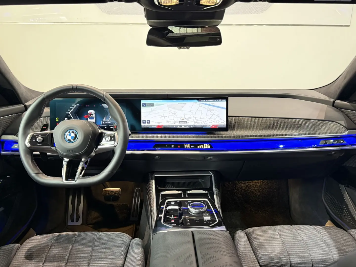M760e xDrive Lounge Seating Sky Lounge M Perform
