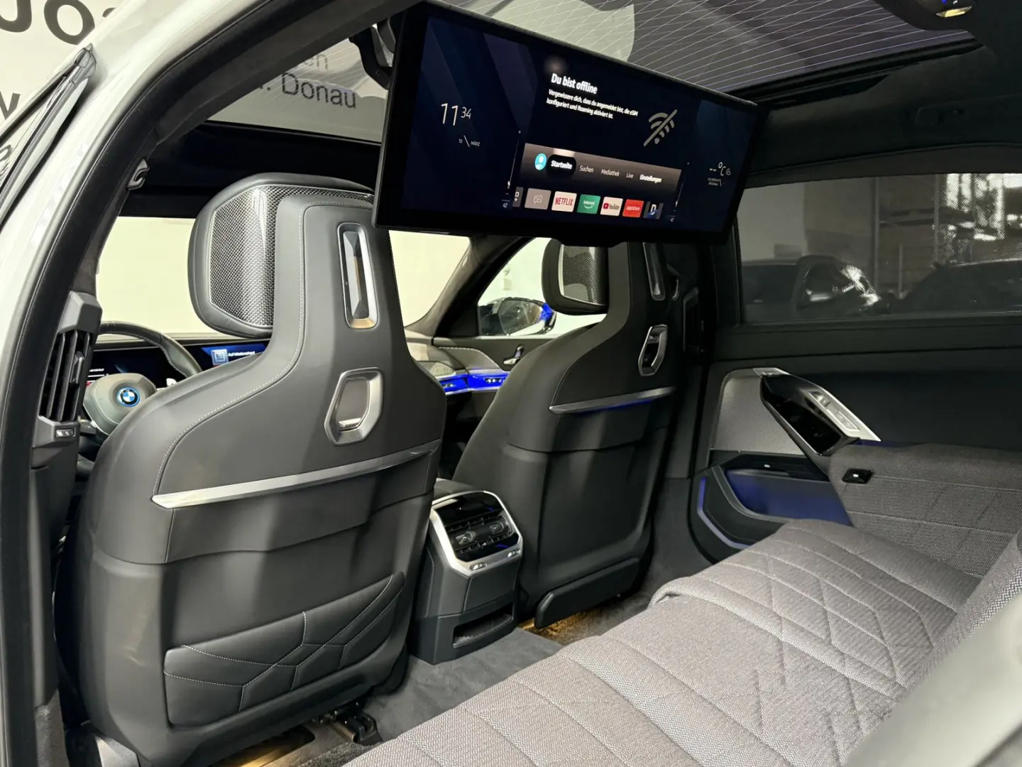 M760e xDrive Lounge Seating Sky Lounge M Perform