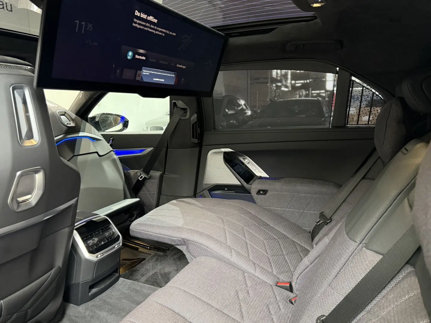 M760e xDrive Lounge Seating Sky Lounge M Perform