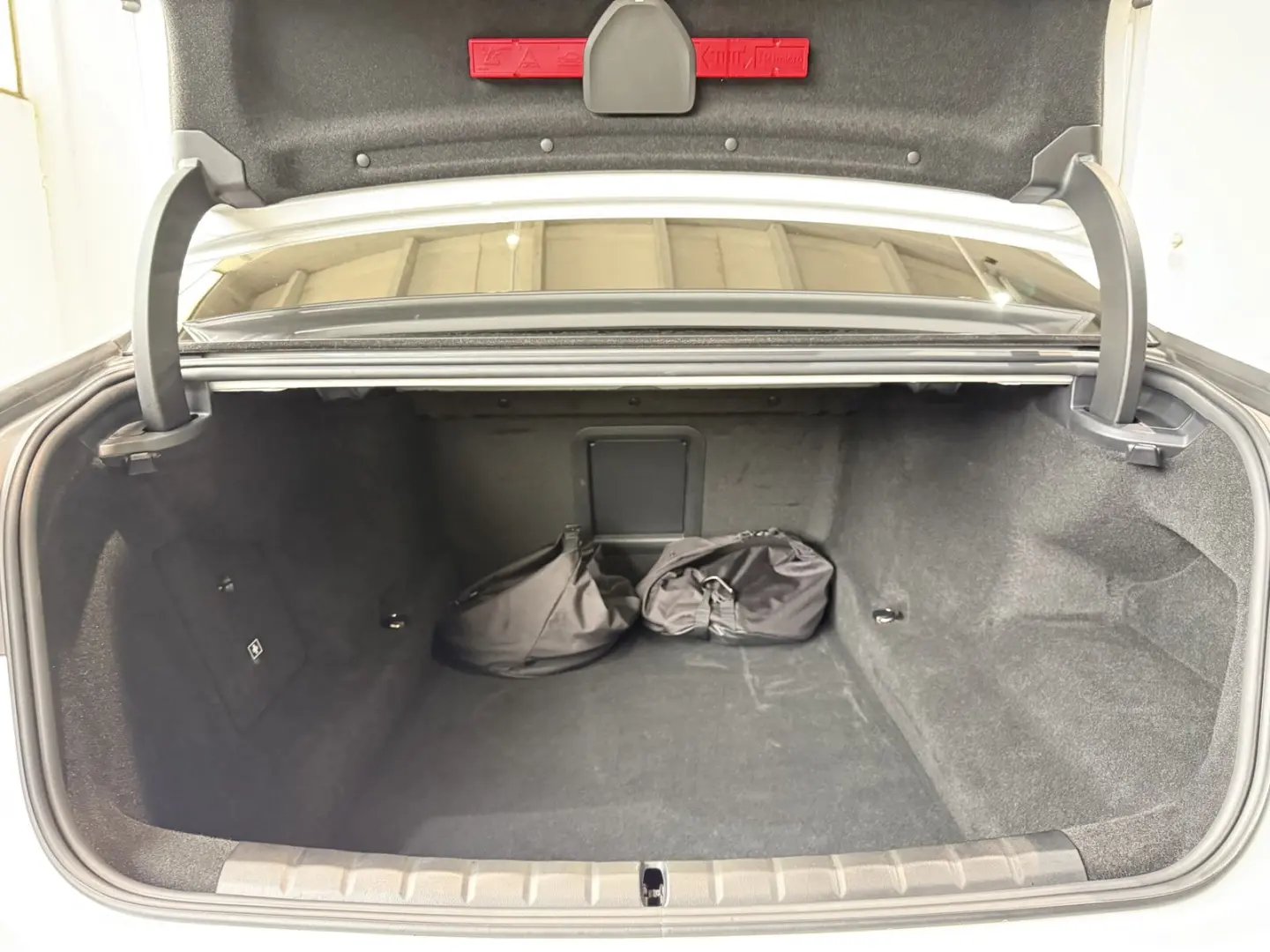M760e xDrive Lounge Seating Sky Lounge M Perform