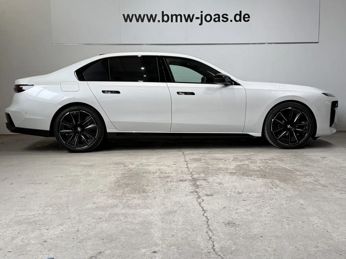 M760e xDrive Lounge Seating Sky Lounge M Perform
