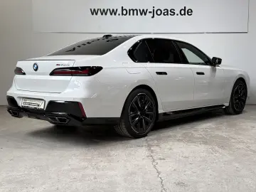 M760e xDrive Lounge Seating Sky Lounge M Perform