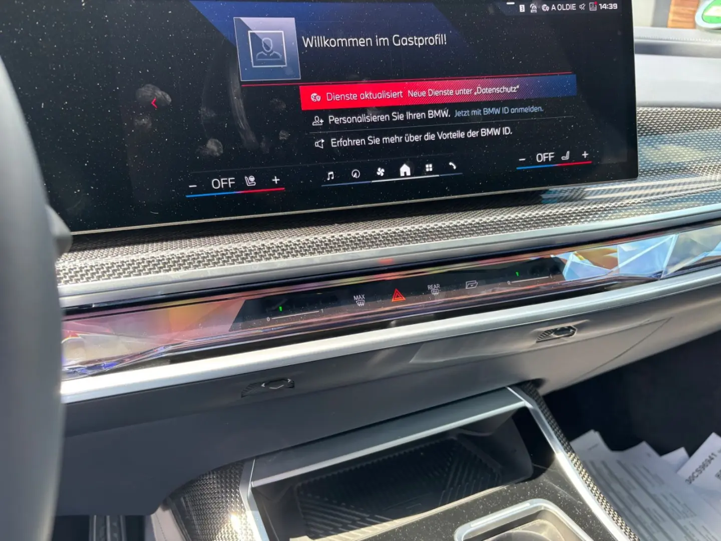 M760 e xDrive Iconic SkyDACH Autobahnassistent