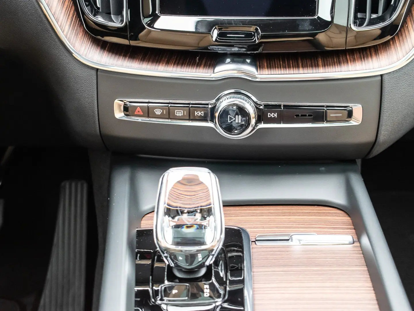XC60 B4 AWD Plus Dark