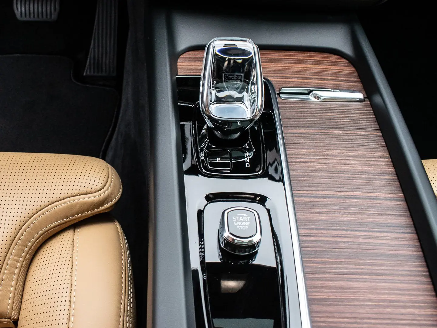 XC60 B4 AWD Plus Dark