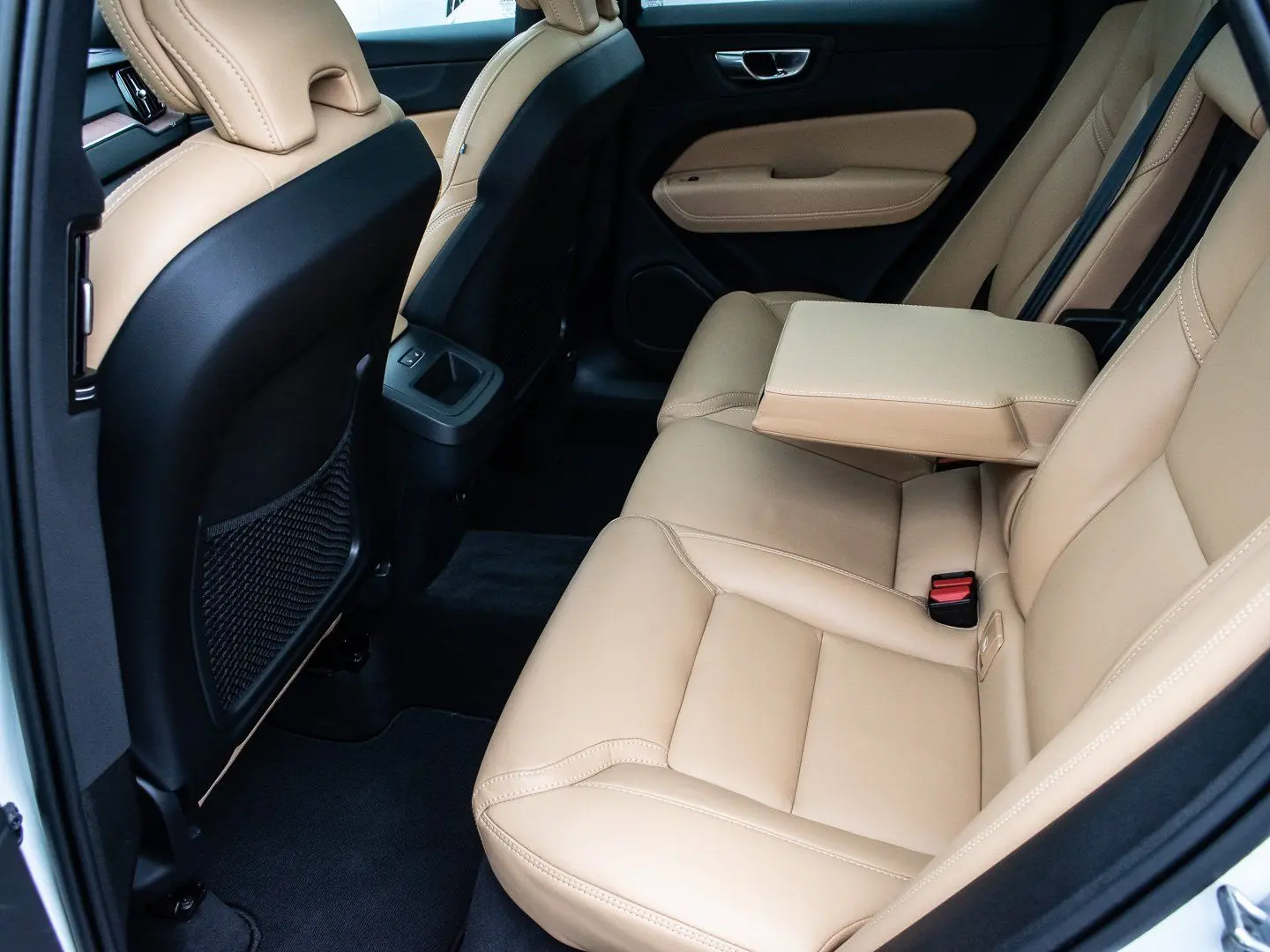XC60 B4 AWD Plus Dark