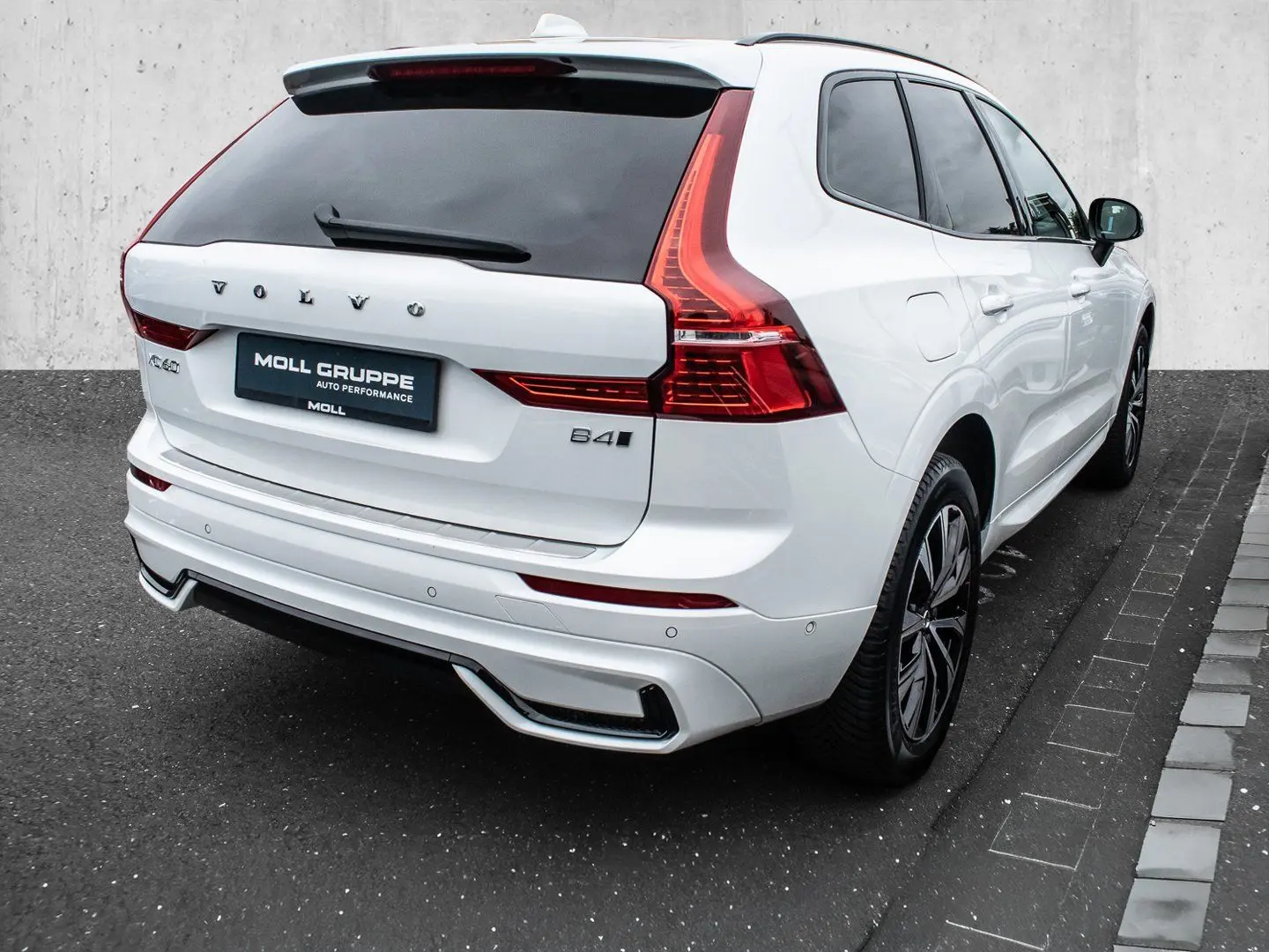XC60 B4 AWD Plus Dark