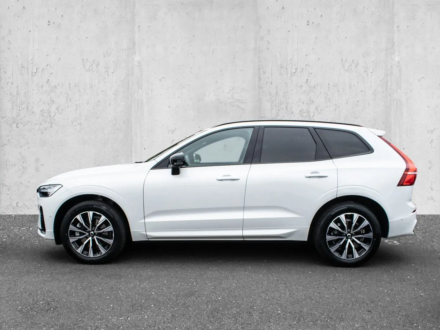 XC60 B4 AWD Plus Dark