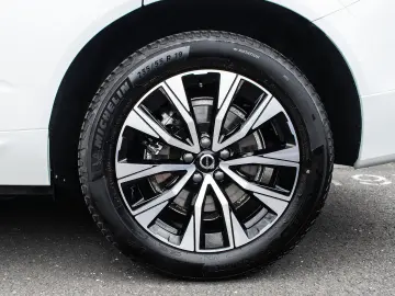 XC60 B4 AWD Plus Dark