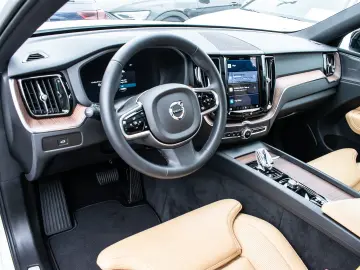 XC60 B4 AWD Plus Dark