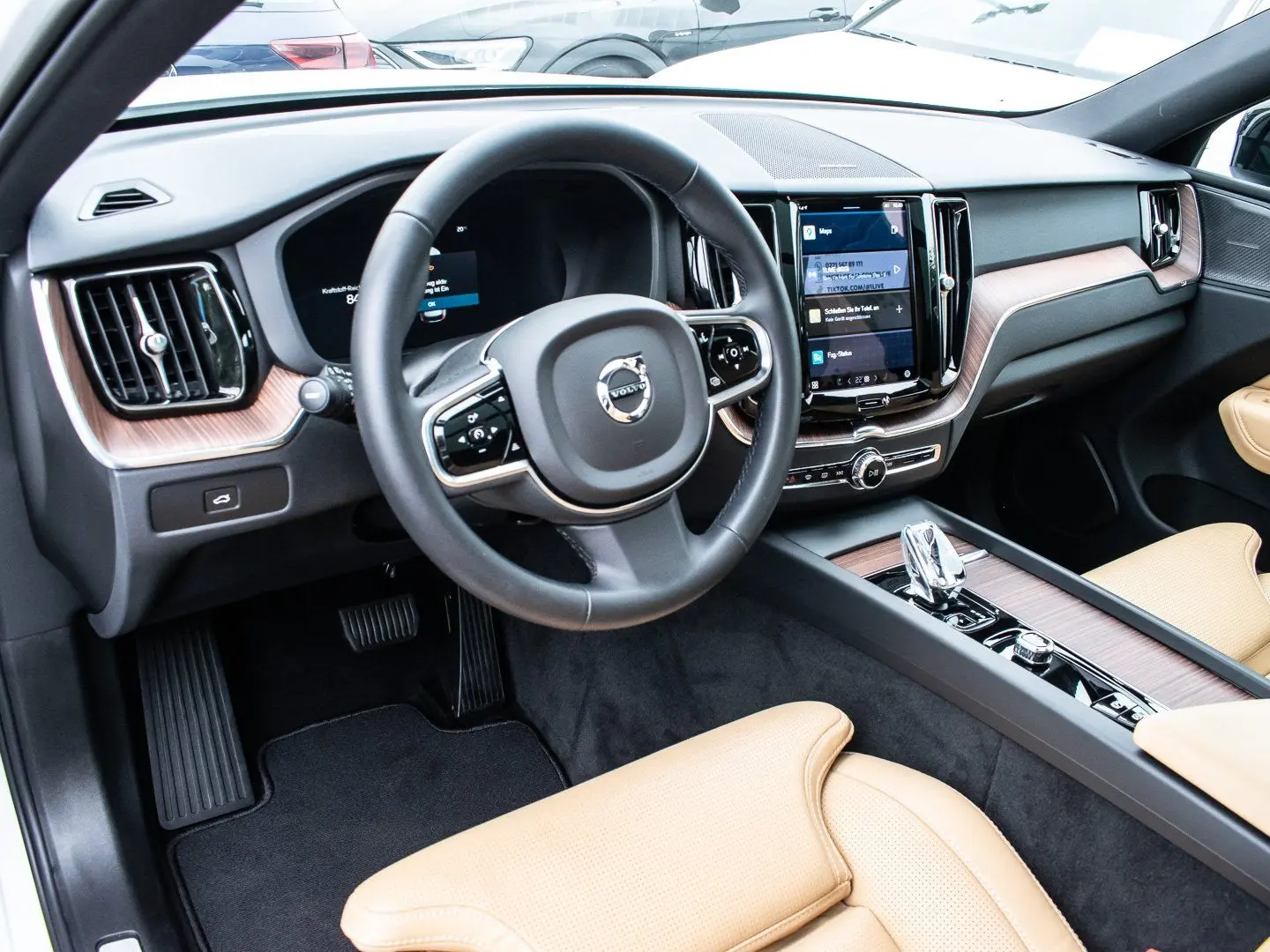 XC60 B4 AWD Plus Dark
