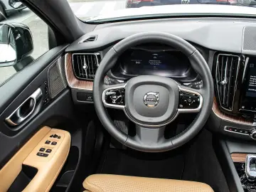 XC60 B4 AWD Plus Dark