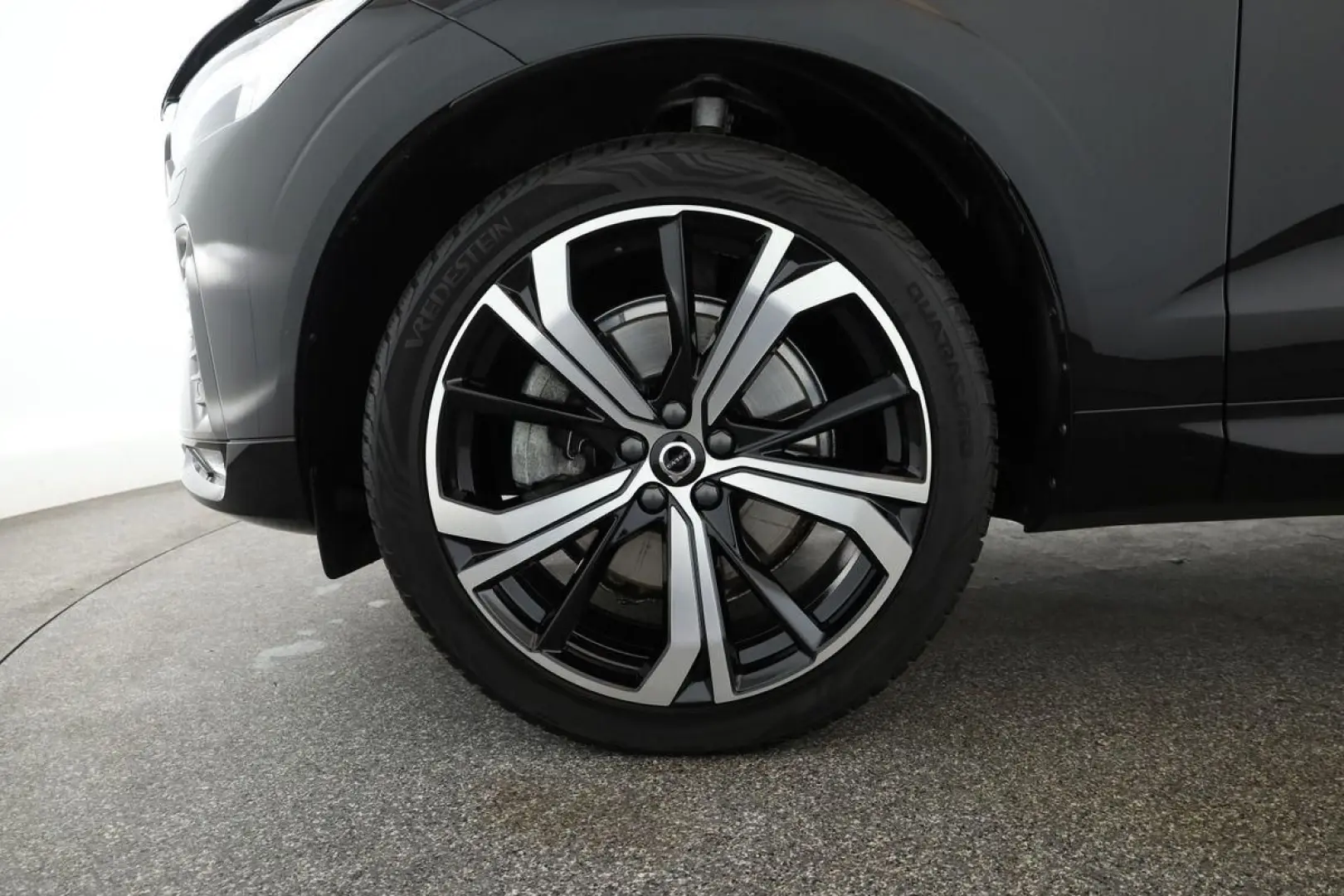XC60 B4 AWD Plus Dark