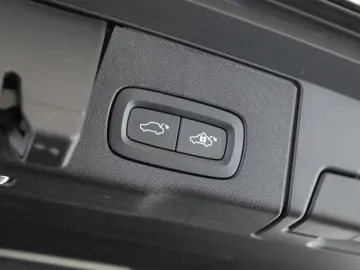 XC60 B4 AWD Plus Dark