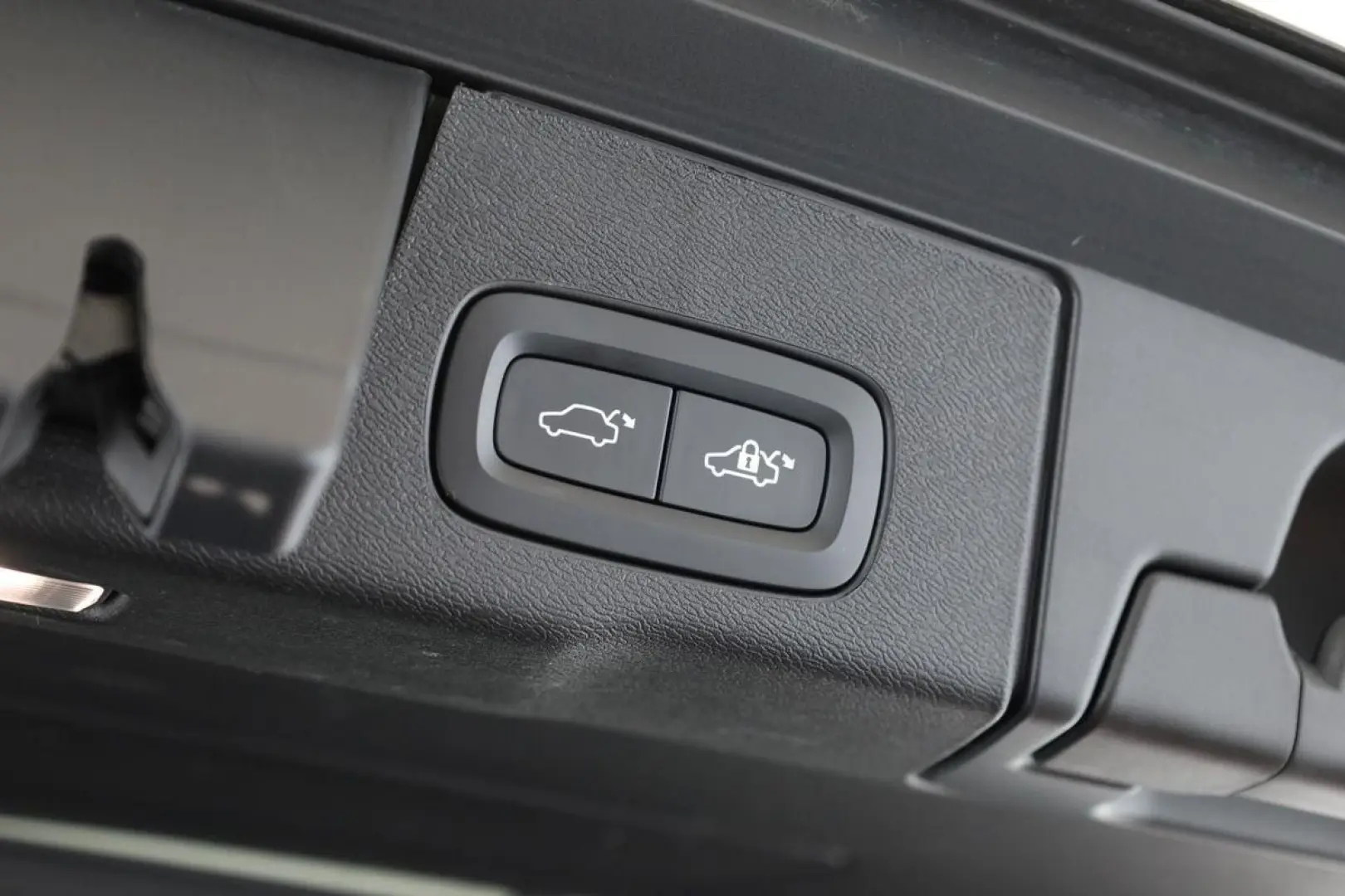 XC60 B4 AWD Plus Dark