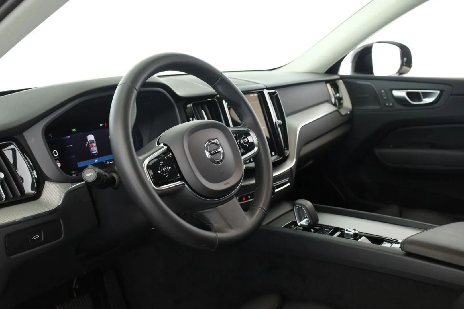 XC60 B4 AWD Plus Dark