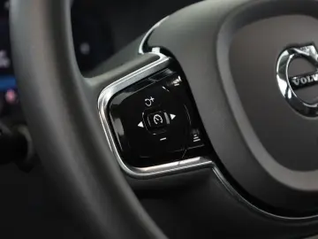 XC60 B4 AWD Plus Dark