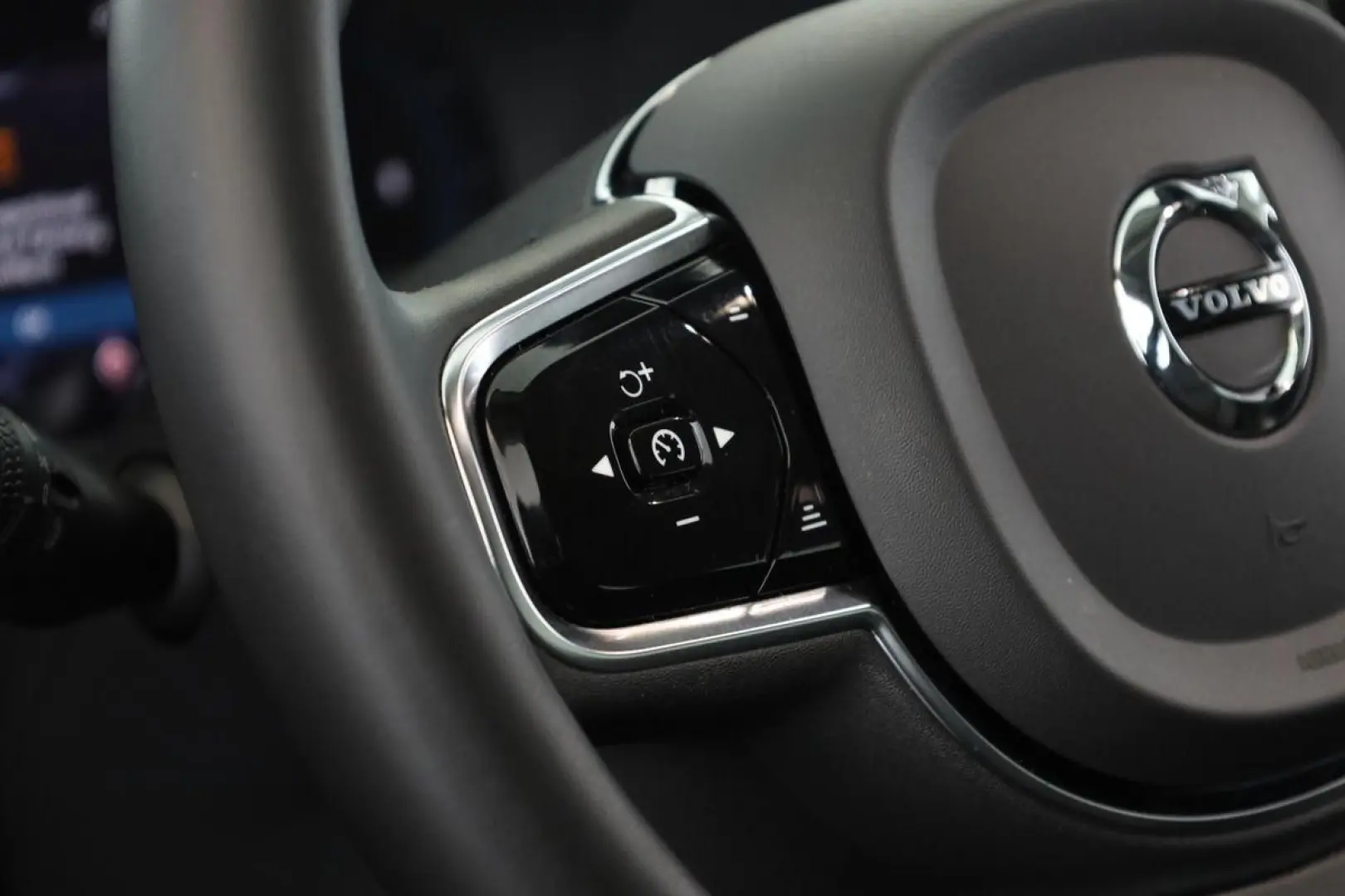 XC60 B4 AWD Plus Dark