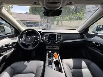 XC90 T8 AWD Core  7-Locuri