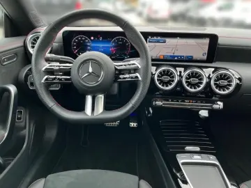 CLA 200 Coupé AMG-Adv+*Pano*WiP*KeyGo+HFA*Ambi*