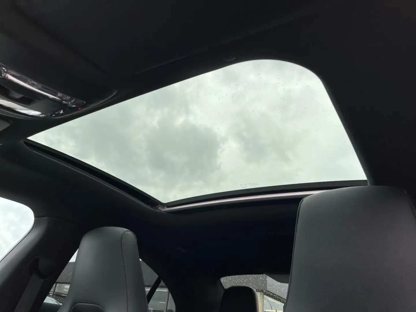 CLA 200 Coupé AMG-Adv+*Pano*WiP*KeyGo+HFA*Ambi*