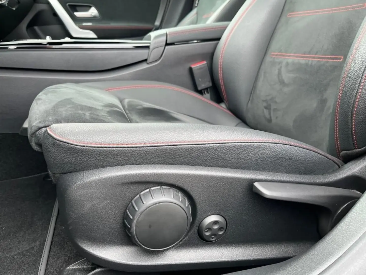 CLA 200 Coupé AMG-Adv+*Pano*WiP*KeyGo+HFA*Ambi*