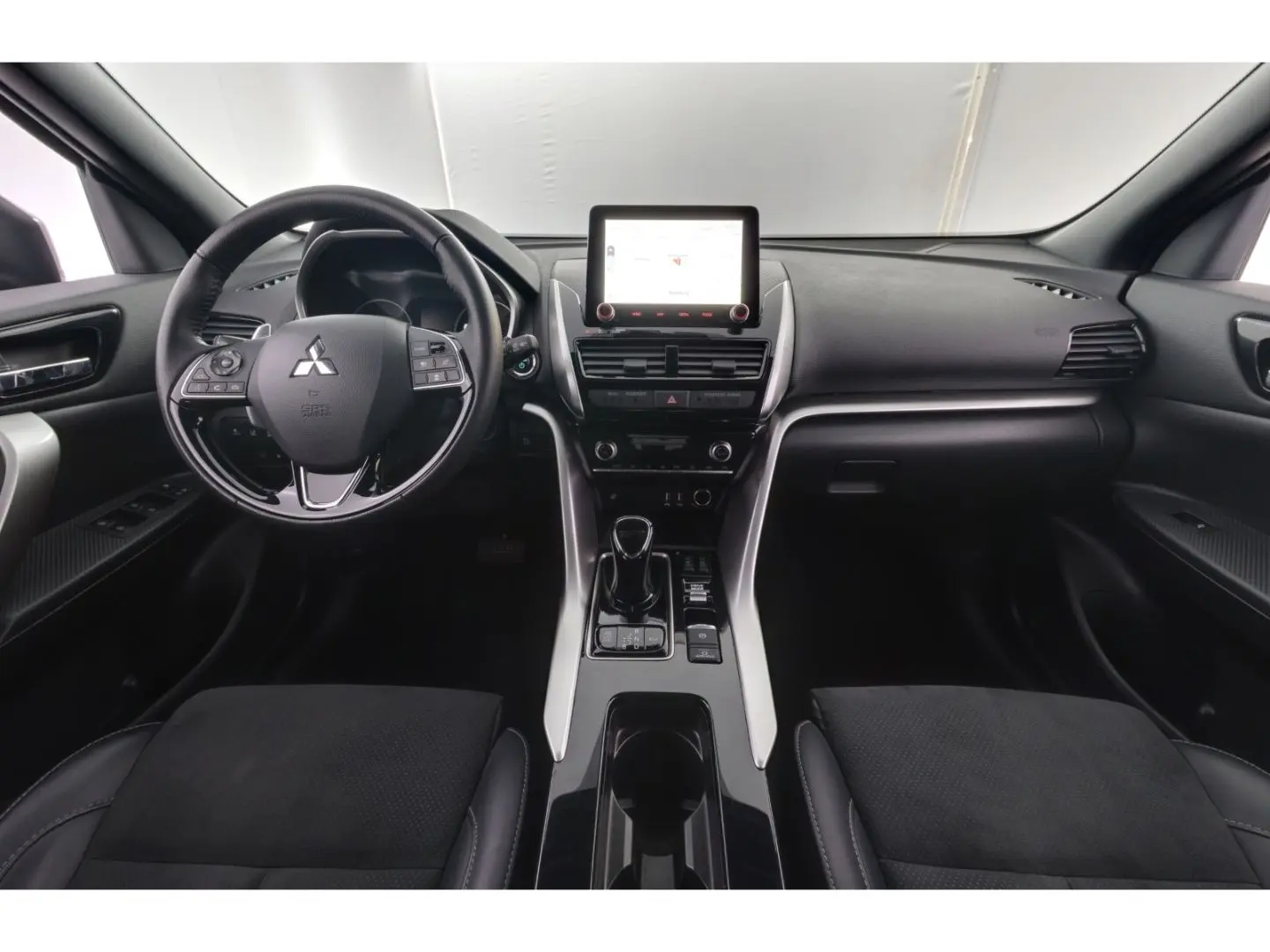 MITSUBISHI Eclipse Cross 2.4MIVEC 4WD Aut+LED+KAMERA LEASING