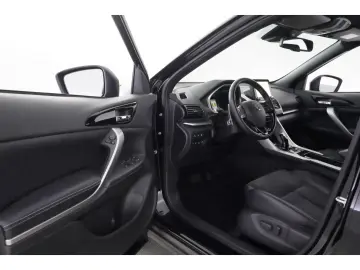 MITSUBISHI Eclipse Cross 2.4MIVEC 4WD Aut+LED+KAMERA LEASING