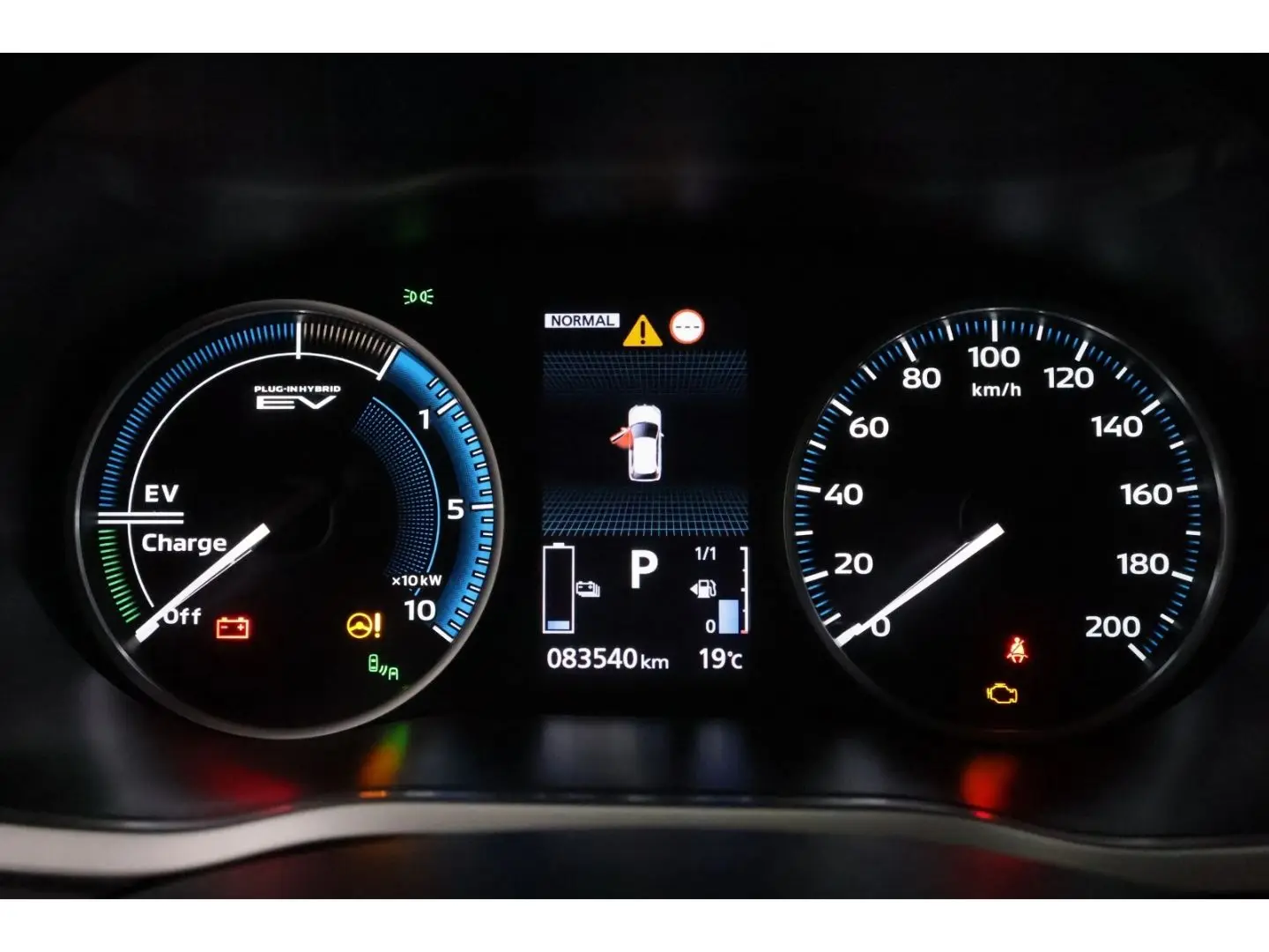 MITSUBISHI Eclipse Cross 2.4MIVEC 4WD Aut+LED+KAMERA LEASING