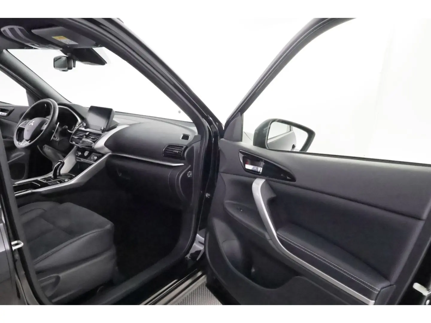 MITSUBISHI Eclipse Cross 2.4MIVEC 4WD Aut+LED+KAMERA LEASING