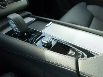 XC90 Plus T8 AWD/Memory/Kamera/H&K/BLIS/Carplay