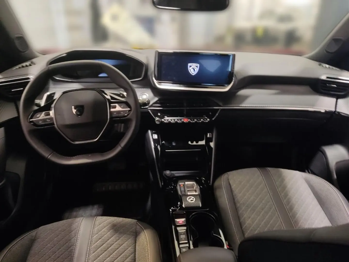 PEUGEOT 2008 Allure 1.2 PureTech 130 LED+LEASING