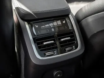 VOLVO XC90 T8 AWD Ultra Bright PANO 360° 7-LOCURI/LEASING