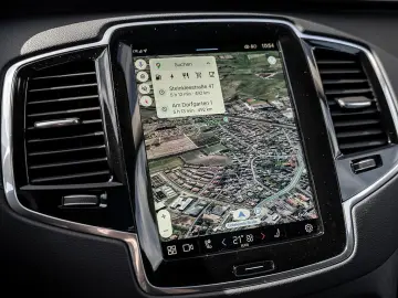 VOLVO XC90 T8 AWD Ultra Bright PANO 360° 7-LOCURI/LEASING