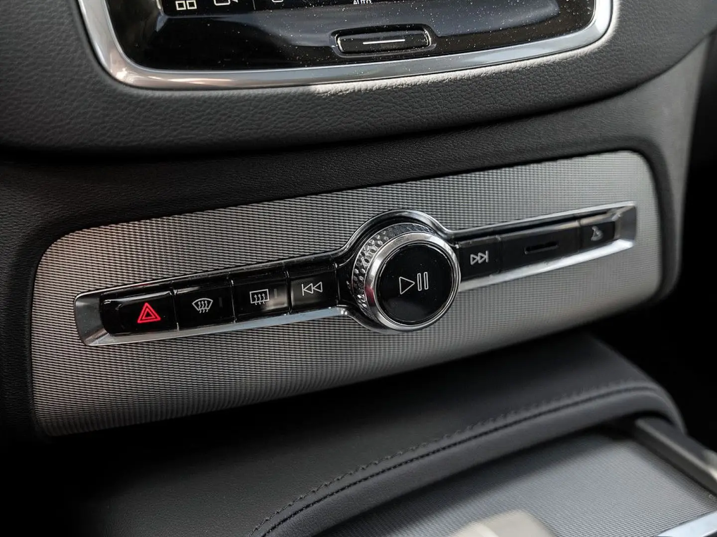 VOLVO XC90 T8 AWD Ultra Bright PANO 360° 7-LOCURI/LEASING