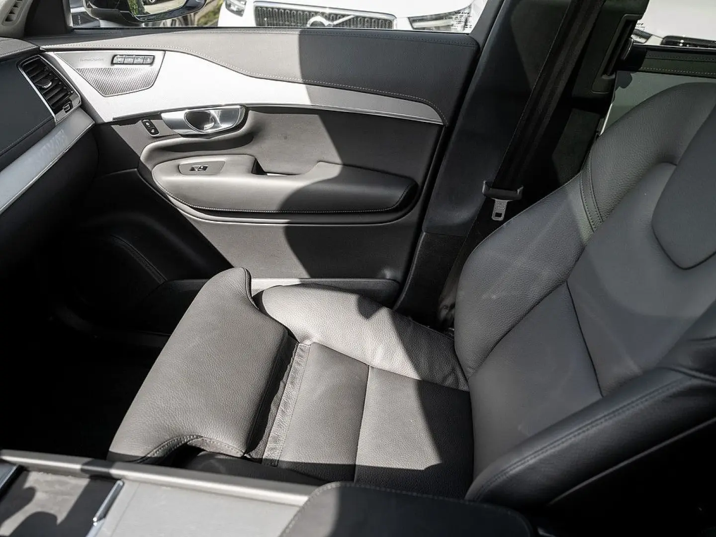 VOLVO XC90 T8 AWD Ultra Bright PANO 360° 7-LOCURI/LEASING