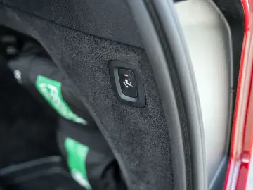 VOLVO XC90 T8 AWD Ultra Bright PANO 360° 7-LOCURI/LEASING