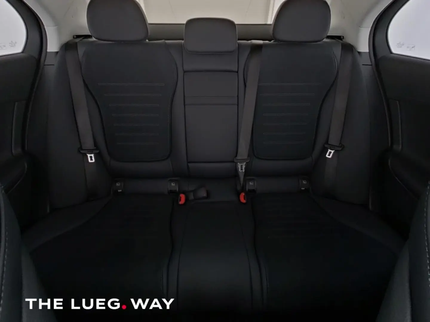 MERCEDES BENZ C220 d AMG+LED-Night+Mem+LEASING