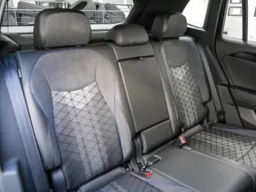 VOLKSWAGEN Tiguan 2.0 TDI R-Line DCC IQ.LIGHT LEASING