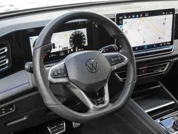 VOLKSWAGEN Tiguan 2.0 TDI R-Line DCC IQ.LIGHT LEASING