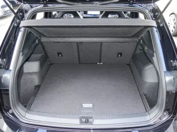 VOLKSWAGEN Tiguan 2.0 TDI R-Line DCC IQ.LIGHT LEASING