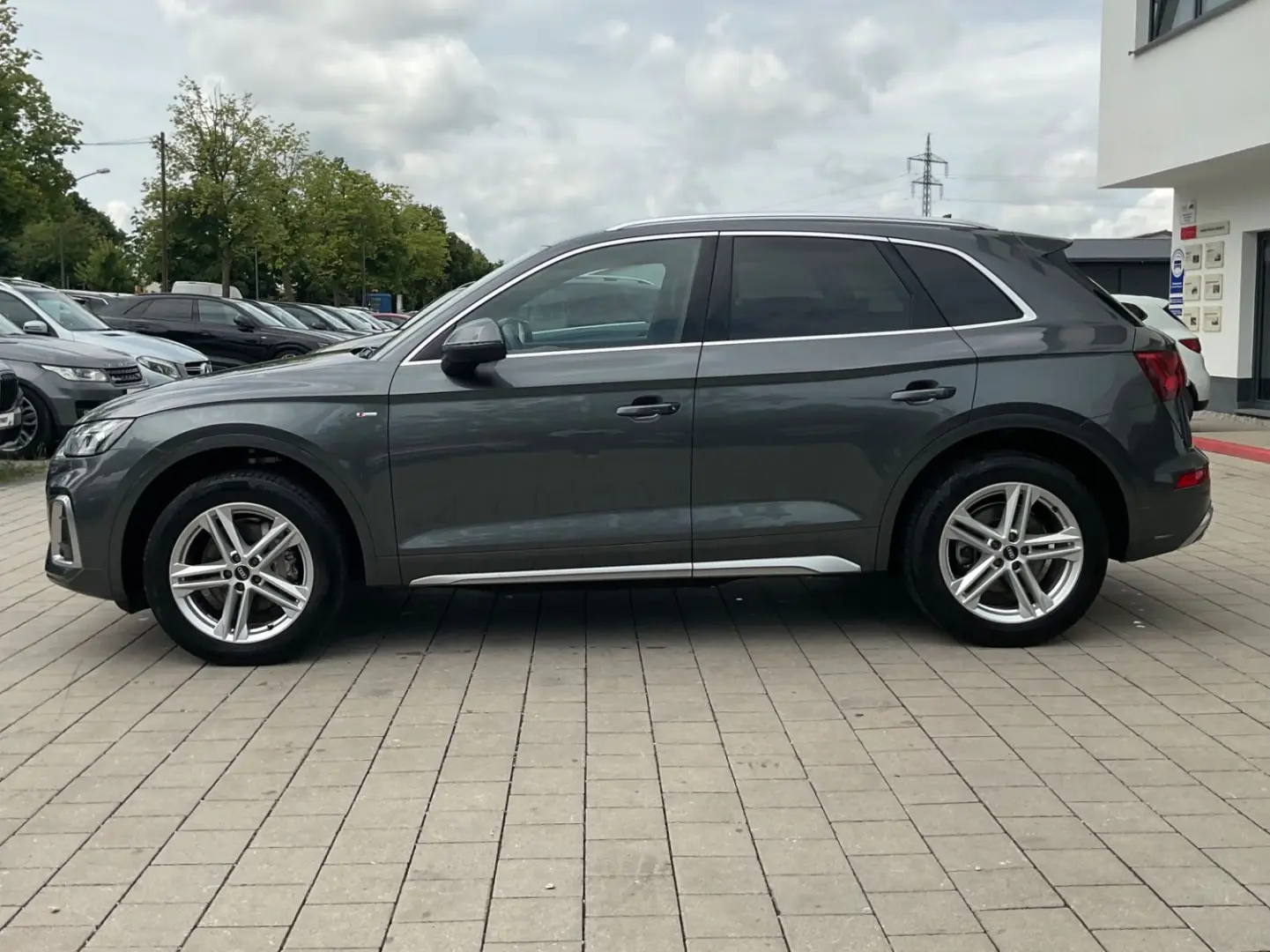 AUDI Q5 40 TDI quattro S line S-tr. LED Navi LEASING