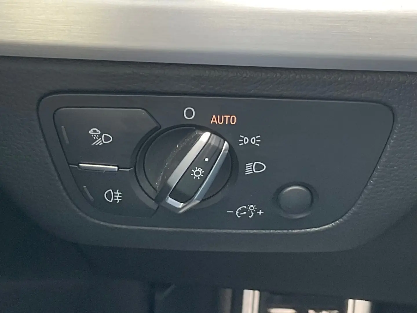 AUDI Q5 40 TDI quattro S line S-tr. LED Navi LEASING