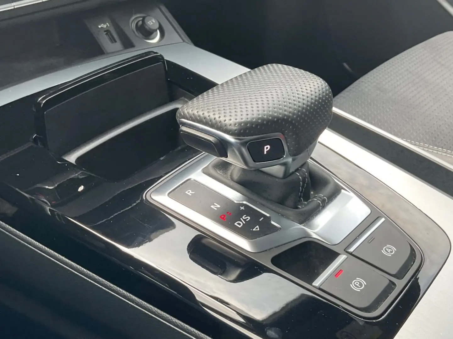 AUDI Q5 40 TDI quattro S line S-tr. LED Navi LEASING
