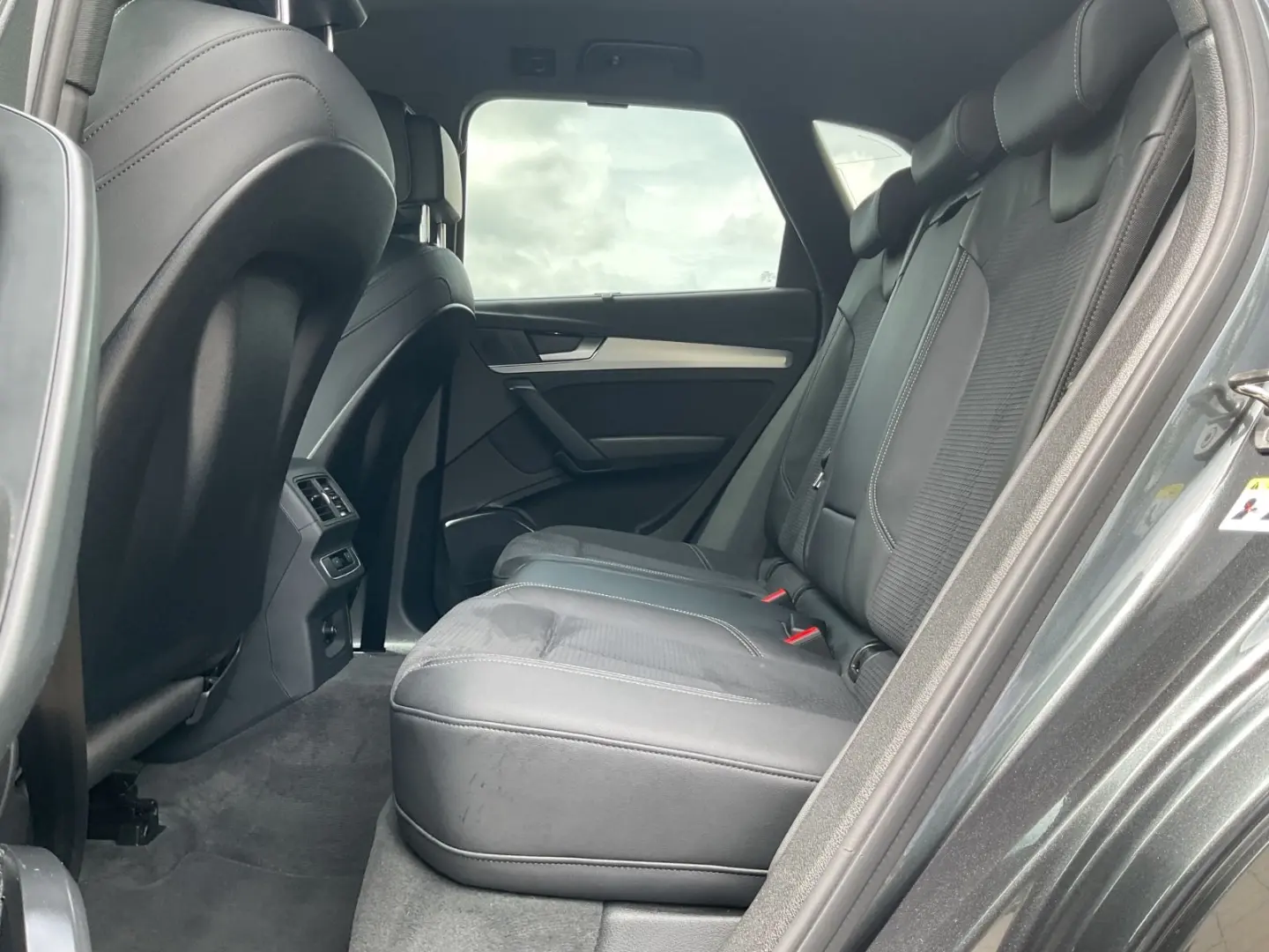 AUDI Q5 40 TDI quattro S line S-tr. LED Navi LEASING