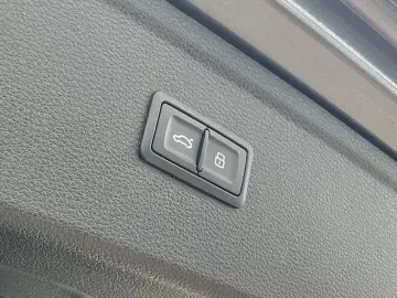 AUDI Q5 40 TDI quattro S line S-tr. LED Navi LEASING