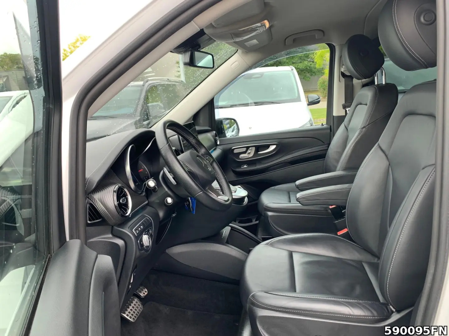 MERCEDES BENZ V300 EAV/XXL 4MATIC AMG *DISTRONIC