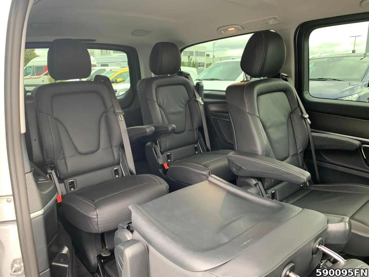 MERCEDES BENZ V300 EAV/XXL 4MATIC AMG *DISTRONIC