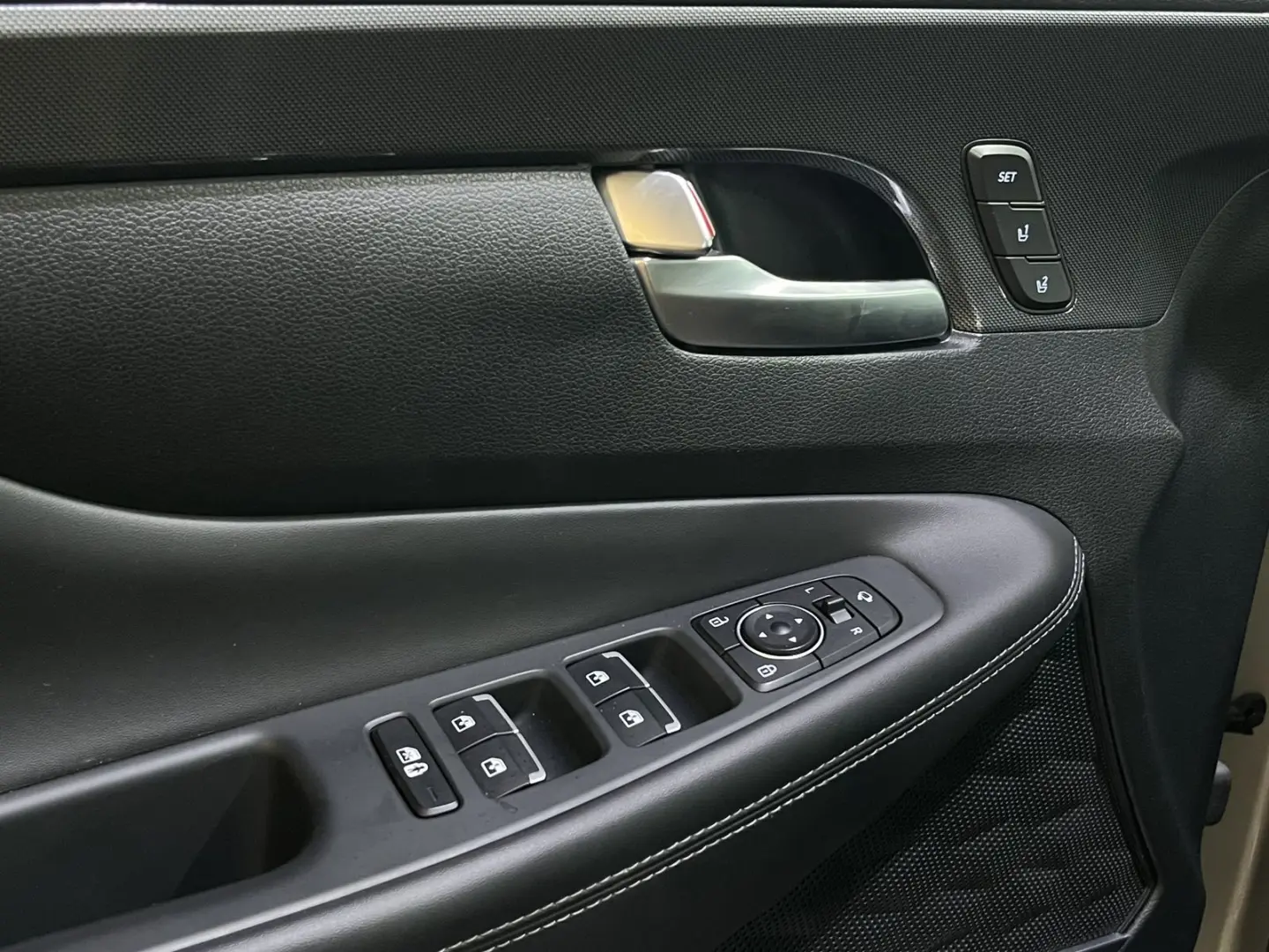 Santa Fe Prime Hybrid 4WD Pano. HUD R.Cam Leder